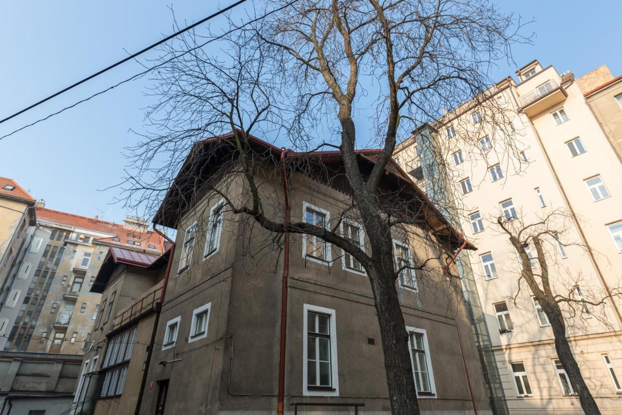 Apartman Letna Prag Exteriör bild